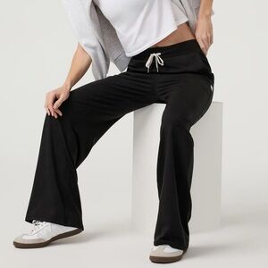 NWT Vuori Halo essential wide leg pants XS small short black heather